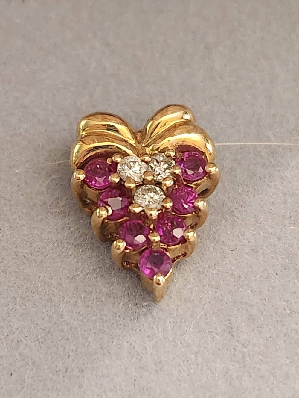 14kt YELLOW DIMOND RUBIES PENDANT